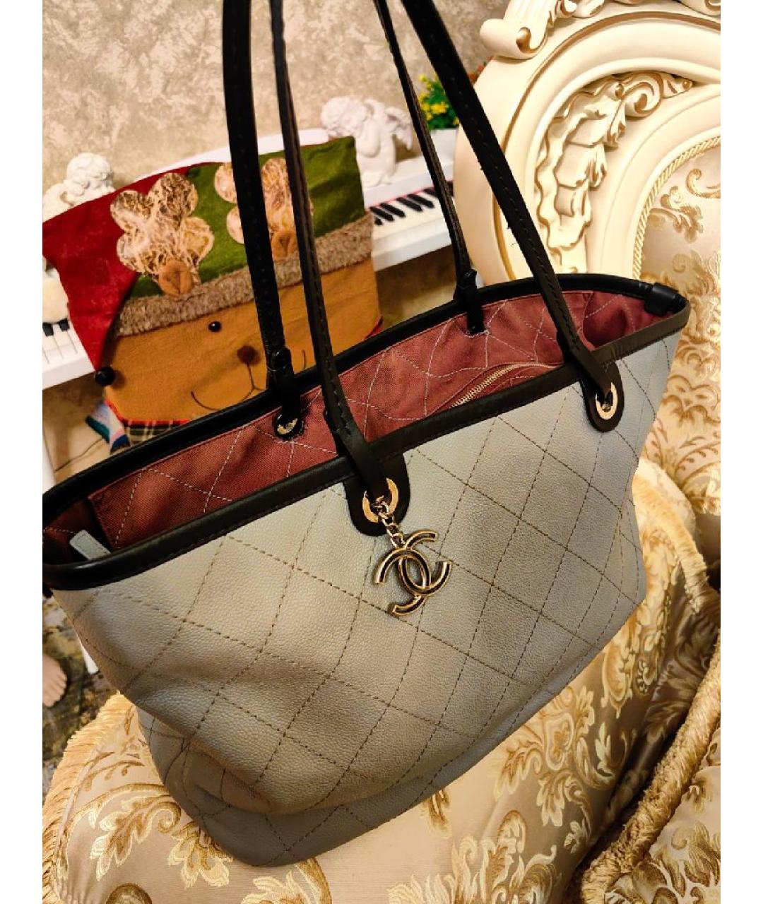 CHANEL Антрацитовая кожаная сумка тоут, фото 4