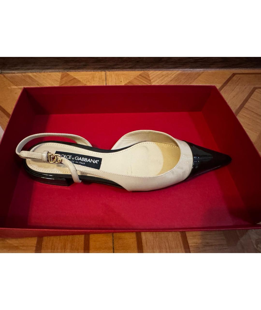 DOLCE&GABBANA Бежевые балетки из лакированной кожи, фото 5