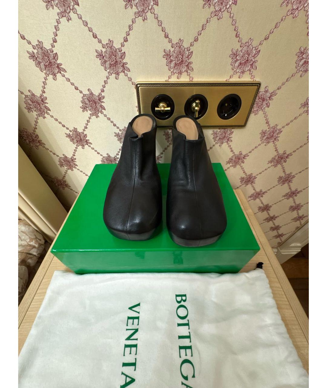 BOTTEGA VENETA Черные кожаные сабо, фото 2