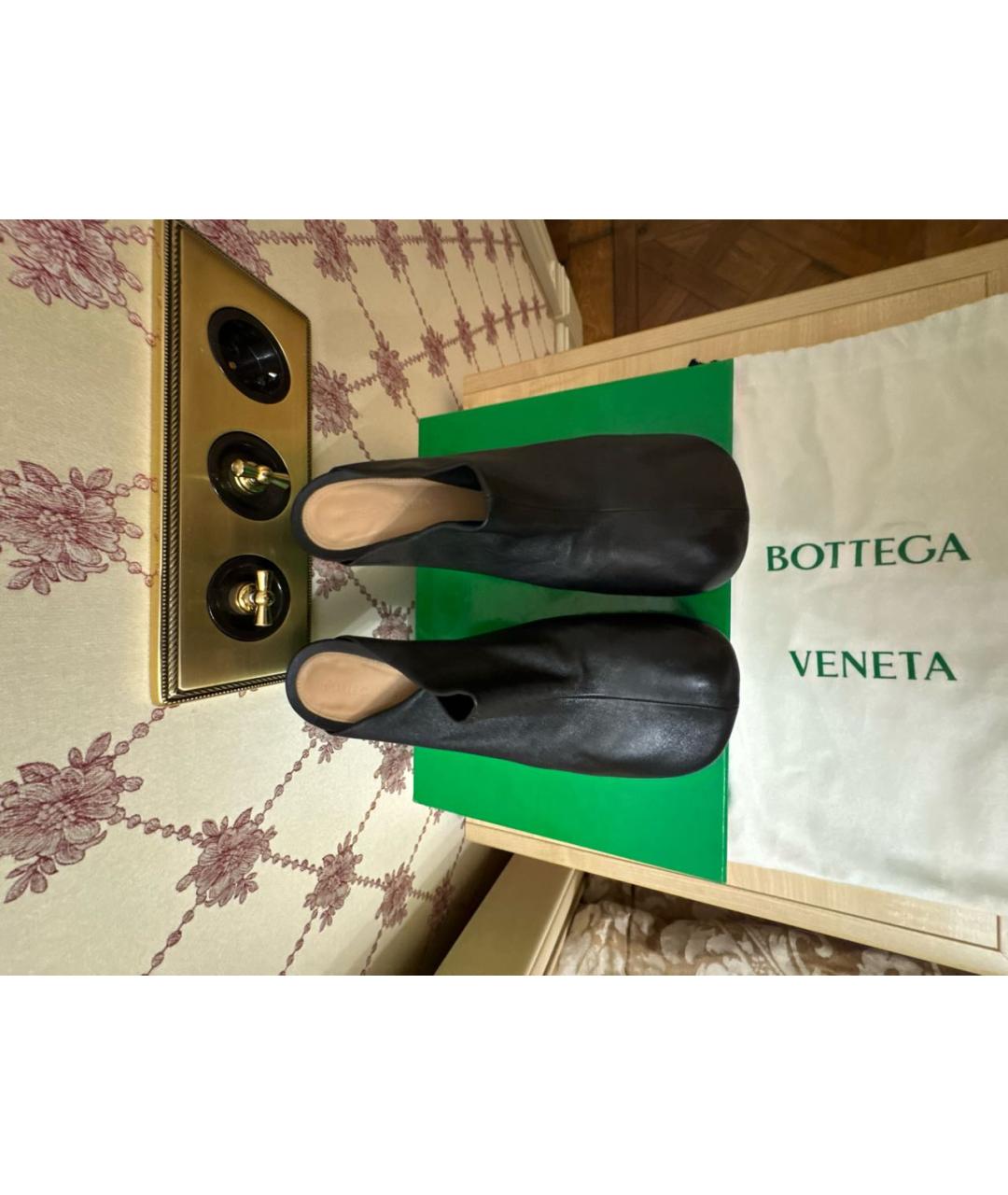BOTTEGA VENETA Черные кожаные сабо, фото 3