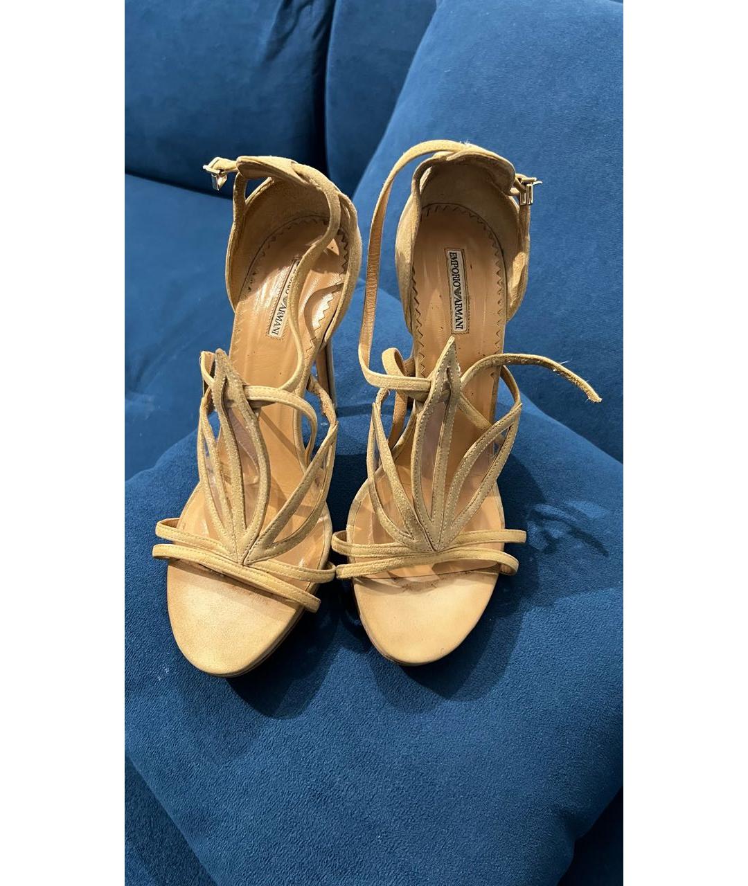 EMPORIO ARMANI Бежевые замшевые босоножки, фото 2