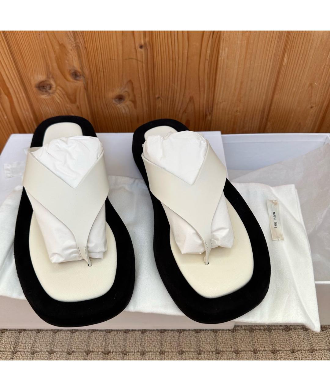 THE ROW Белые кожаные шлепанцы, фото 3