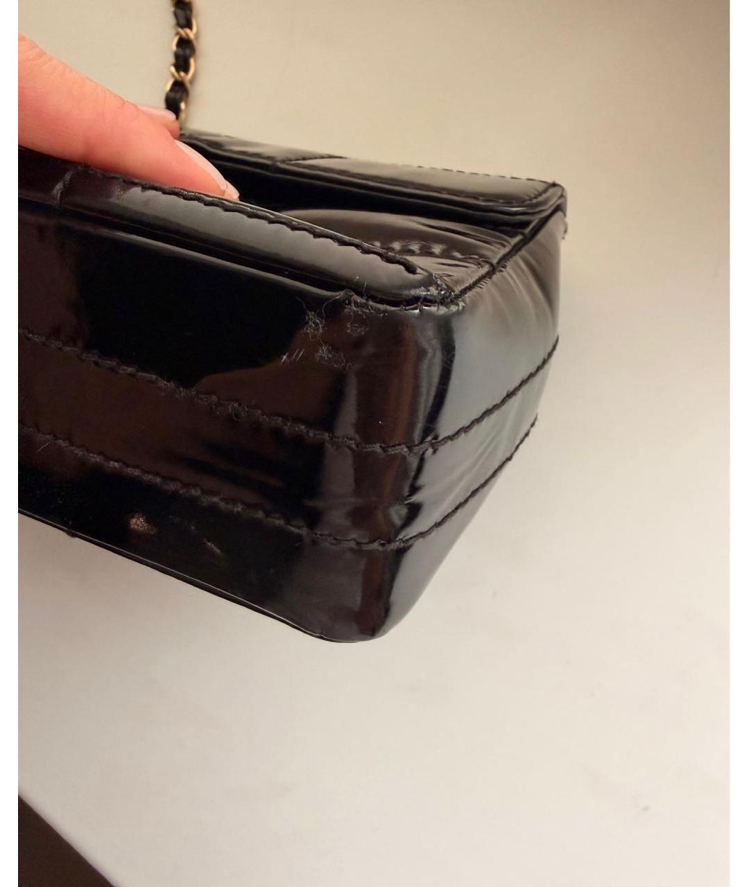 CHANEL Черная сумка через плечо из лакированной кожи, фото 7