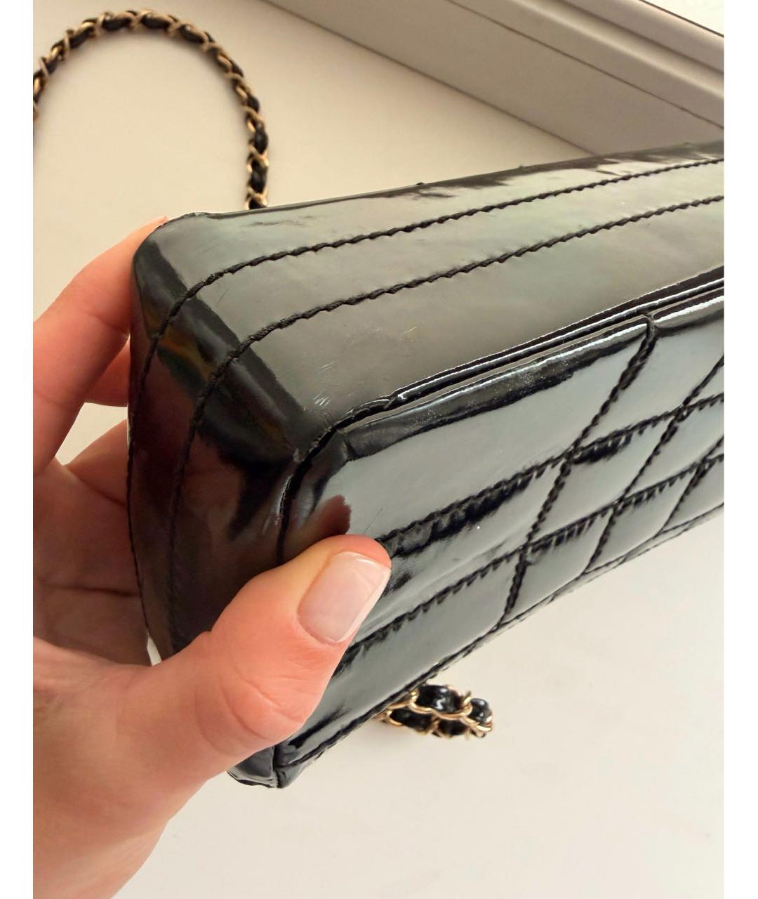 CHANEL Черная сумка через плечо из лакированной кожи, фото 6
