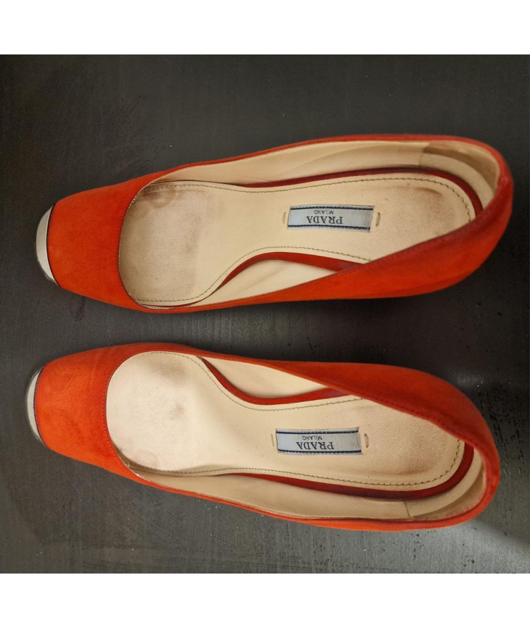 PRADA Красные замшевые туфли, фото 3