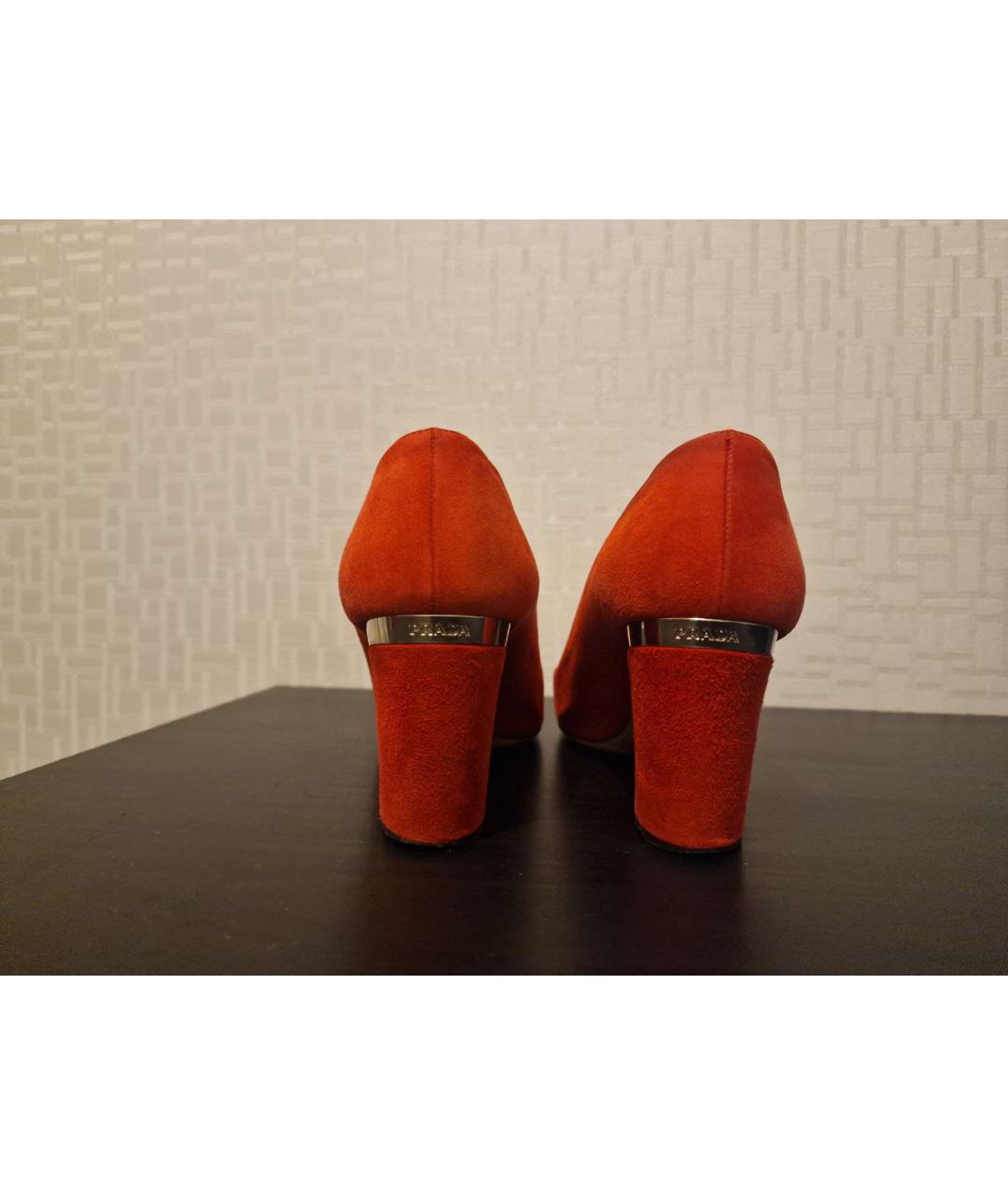 PRADA Красные замшевые туфли, фото 4