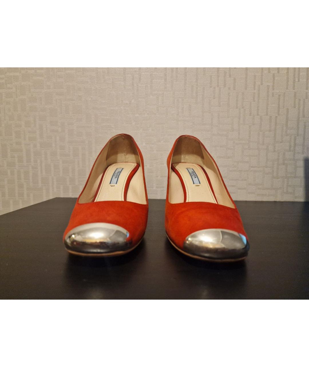 PRADA Красные замшевые туфли, фото 2