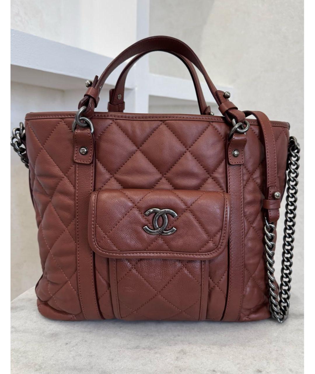 CHANEL Коричневая кожаная сумка с короткими ручками, фото 2