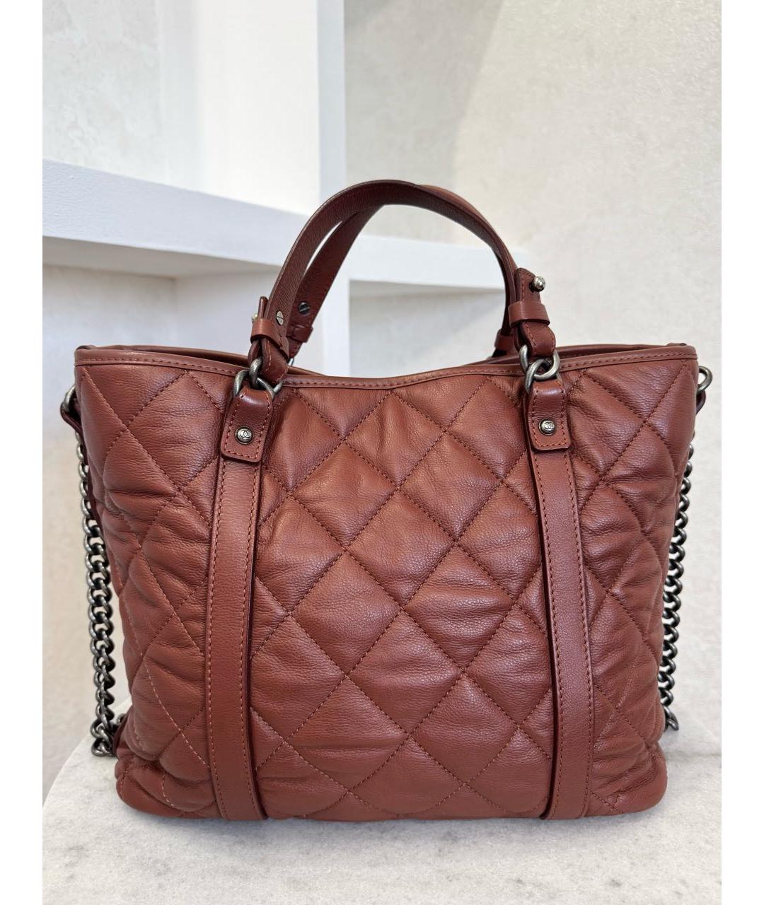 CHANEL Коричневая кожаная сумка с короткими ручками, фото 8