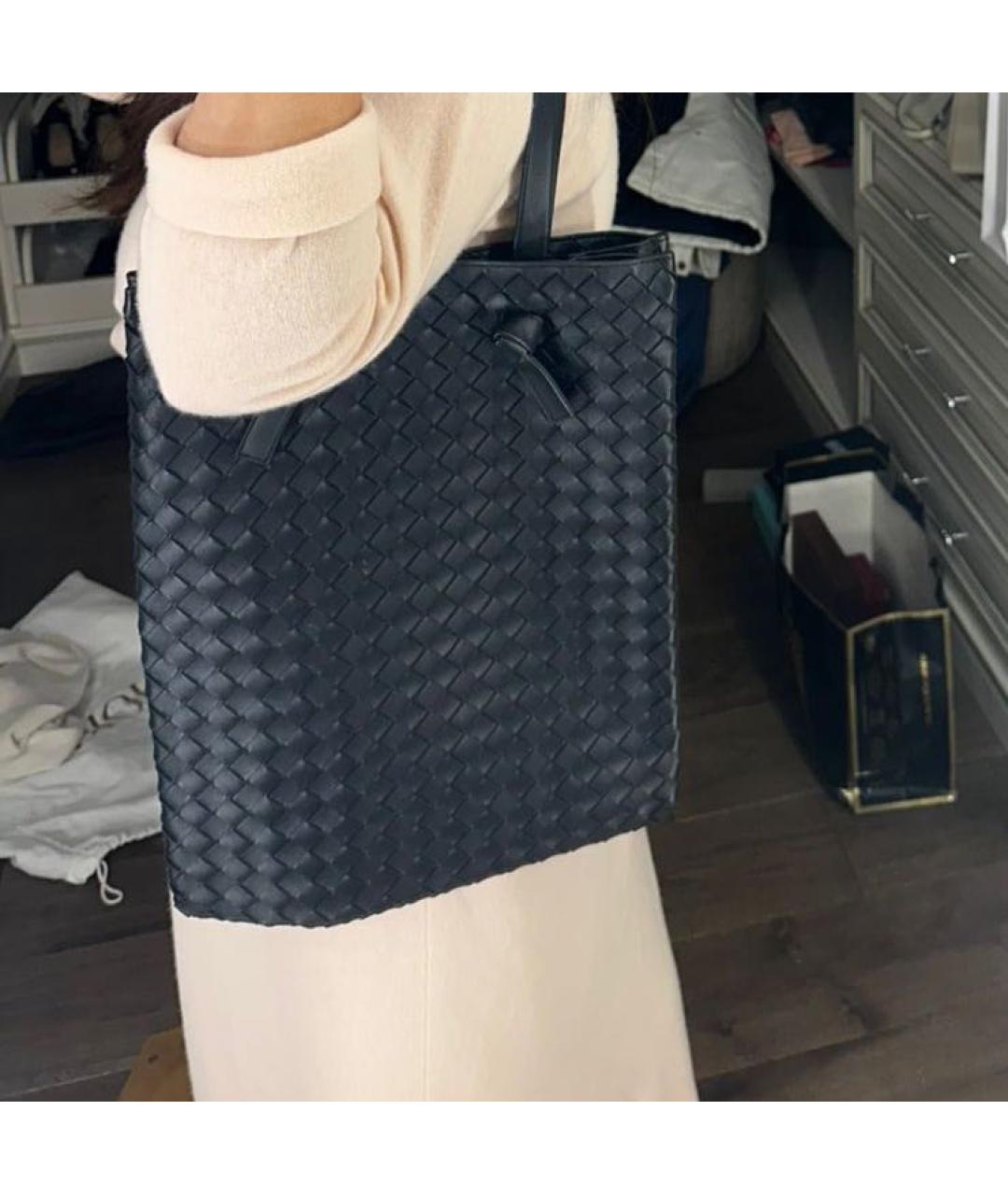 BOTTEGA VENETA Черная кожаная сумка тоут, фото 3