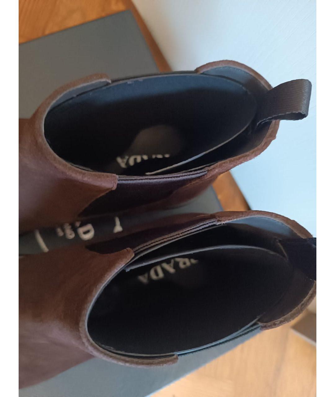 PRADA Коричневые замшевые высокие ботинки, фото 3