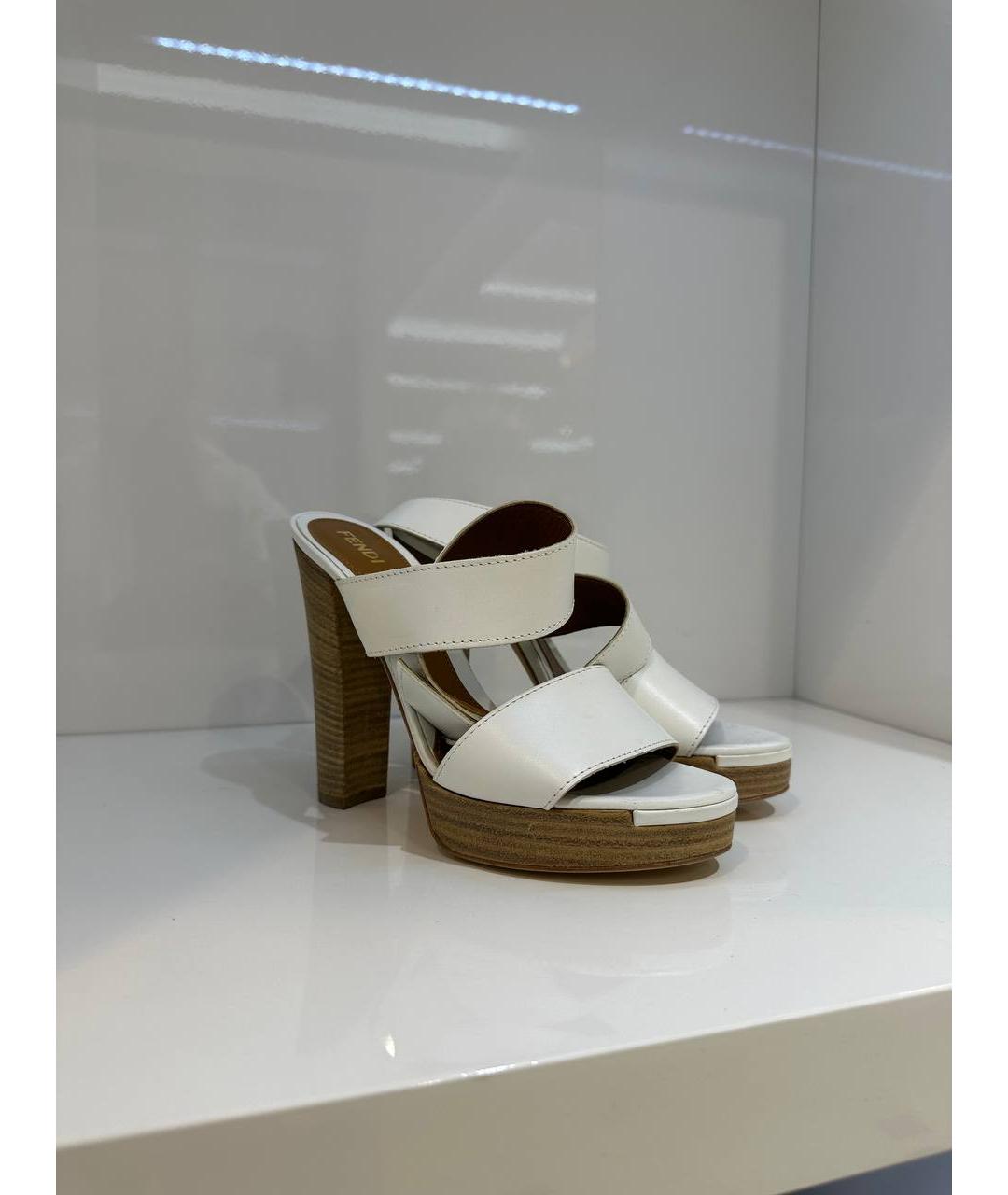 FENDI Белые кожаные босоножки, фото 4