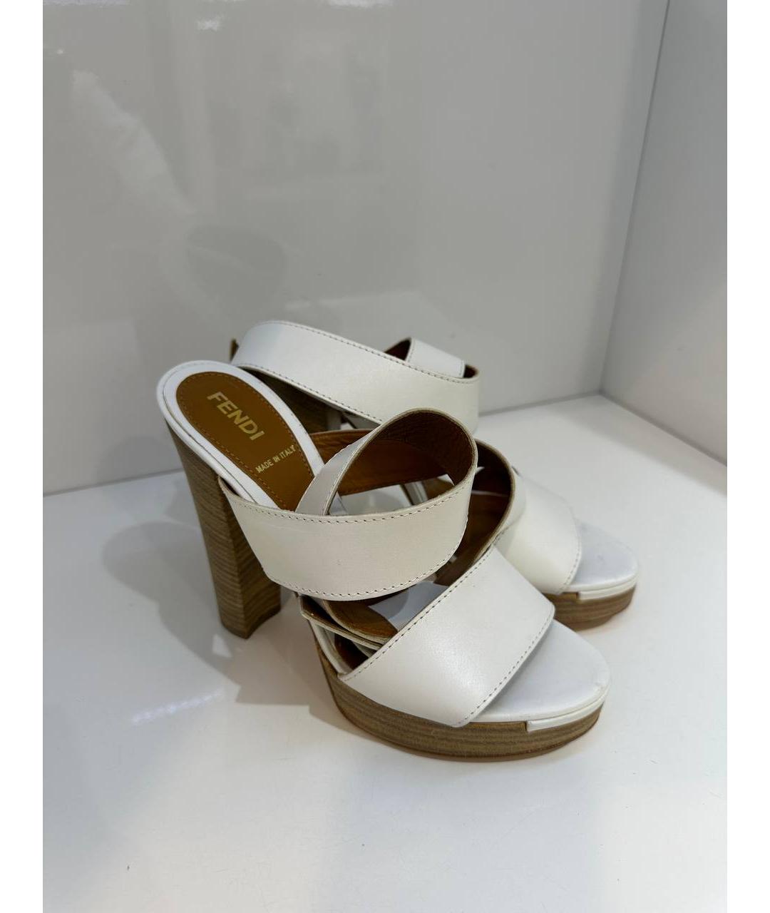 FENDI Белые кожаные босоножки, фото 2