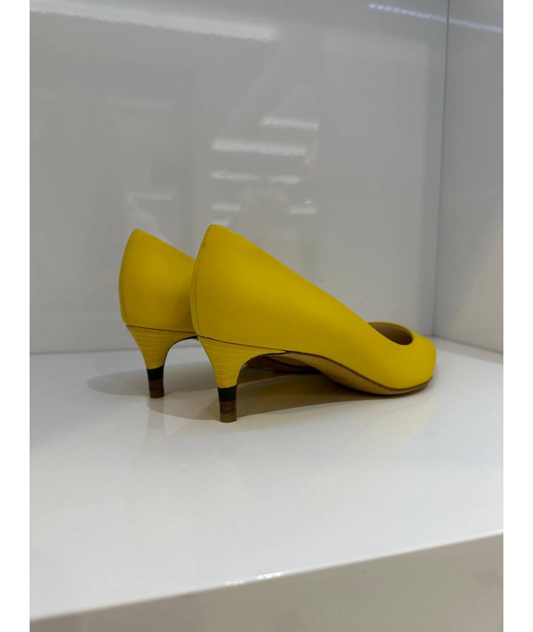 FENDI Желтые кожаные туфли, фото 3