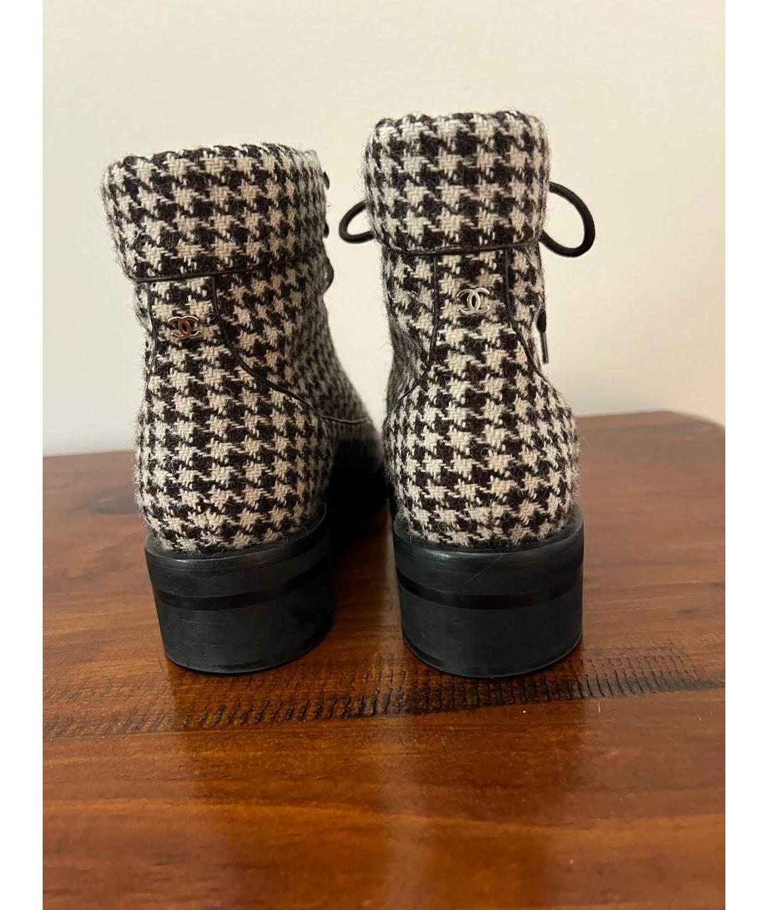 CHANEL Коричневые текстильные ботинки, фото 3