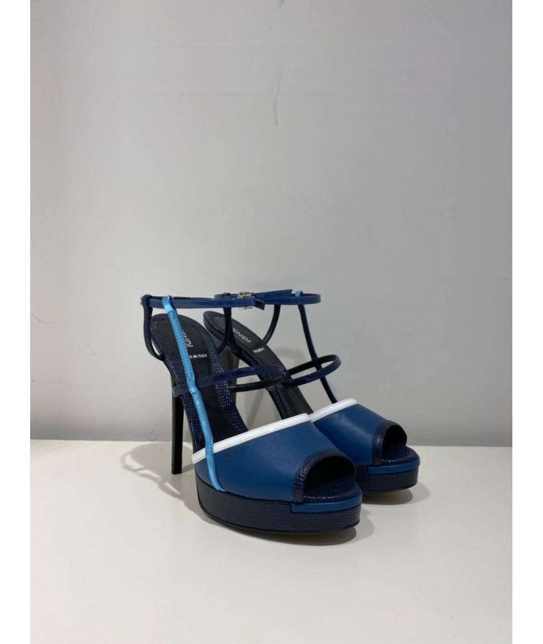 FENDI Синие кожаные босоножки, фото 2