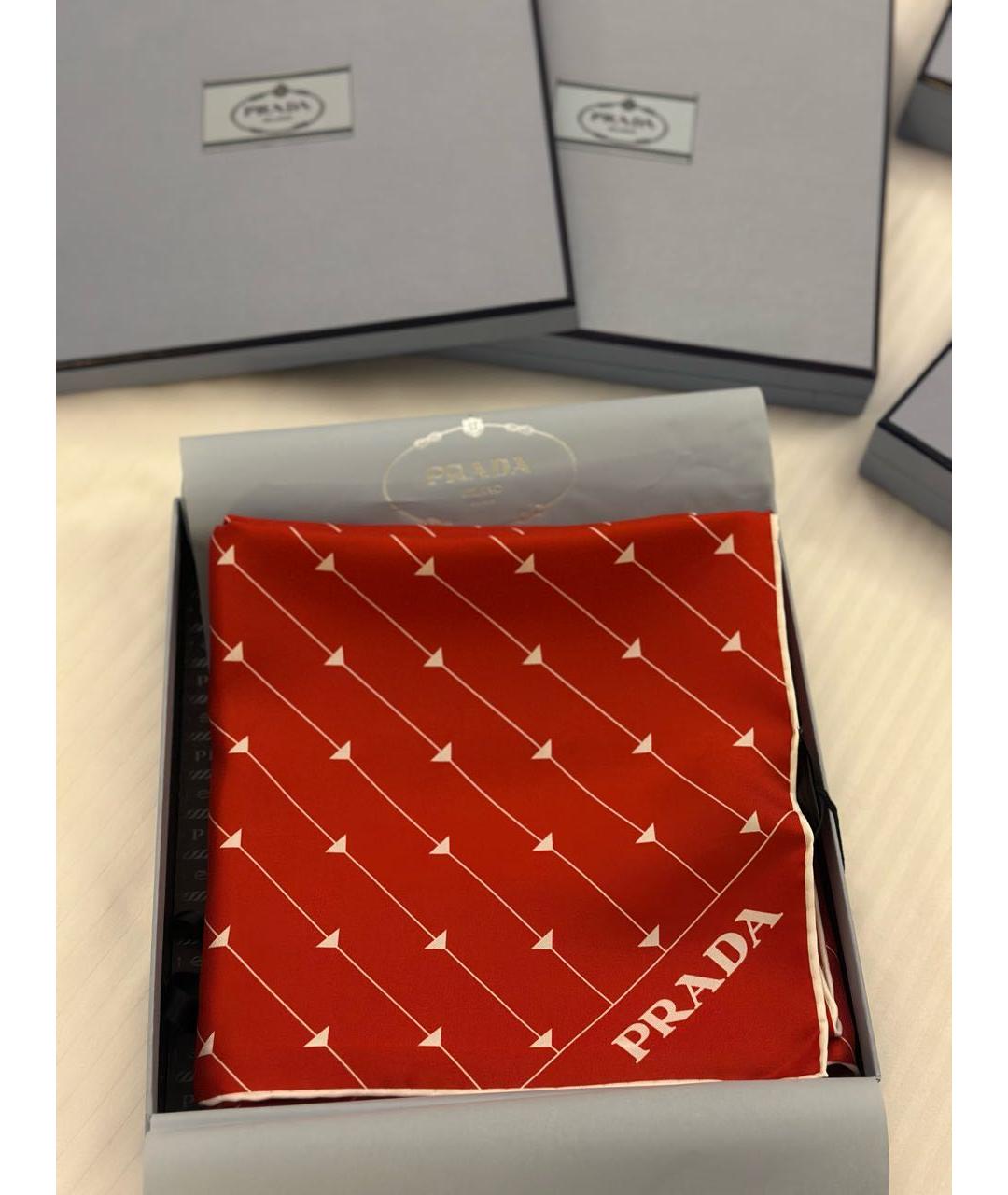 PRADA Красный шелковый платок, фото 3