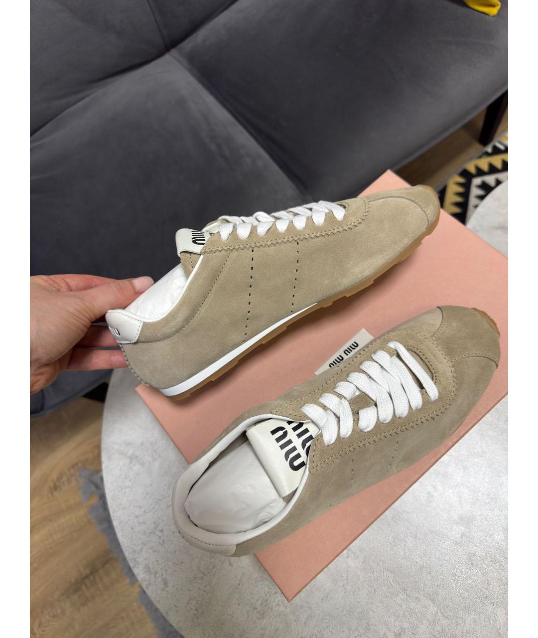 MIU MIU Бежевые замшевые кеды, фото 4