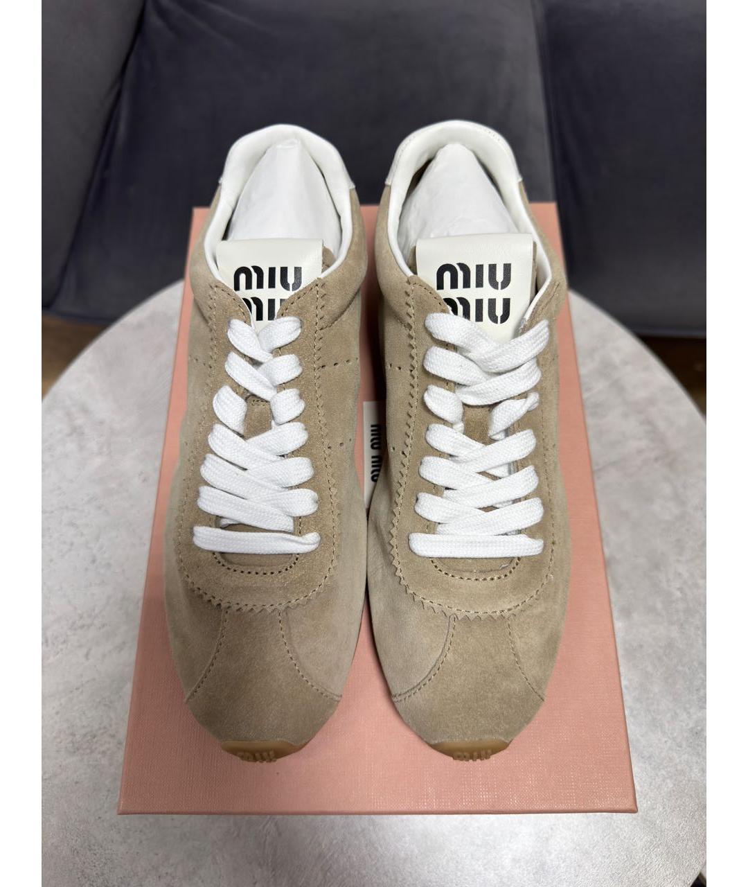 MIU MIU Бежевые замшевые кеды, фото 2