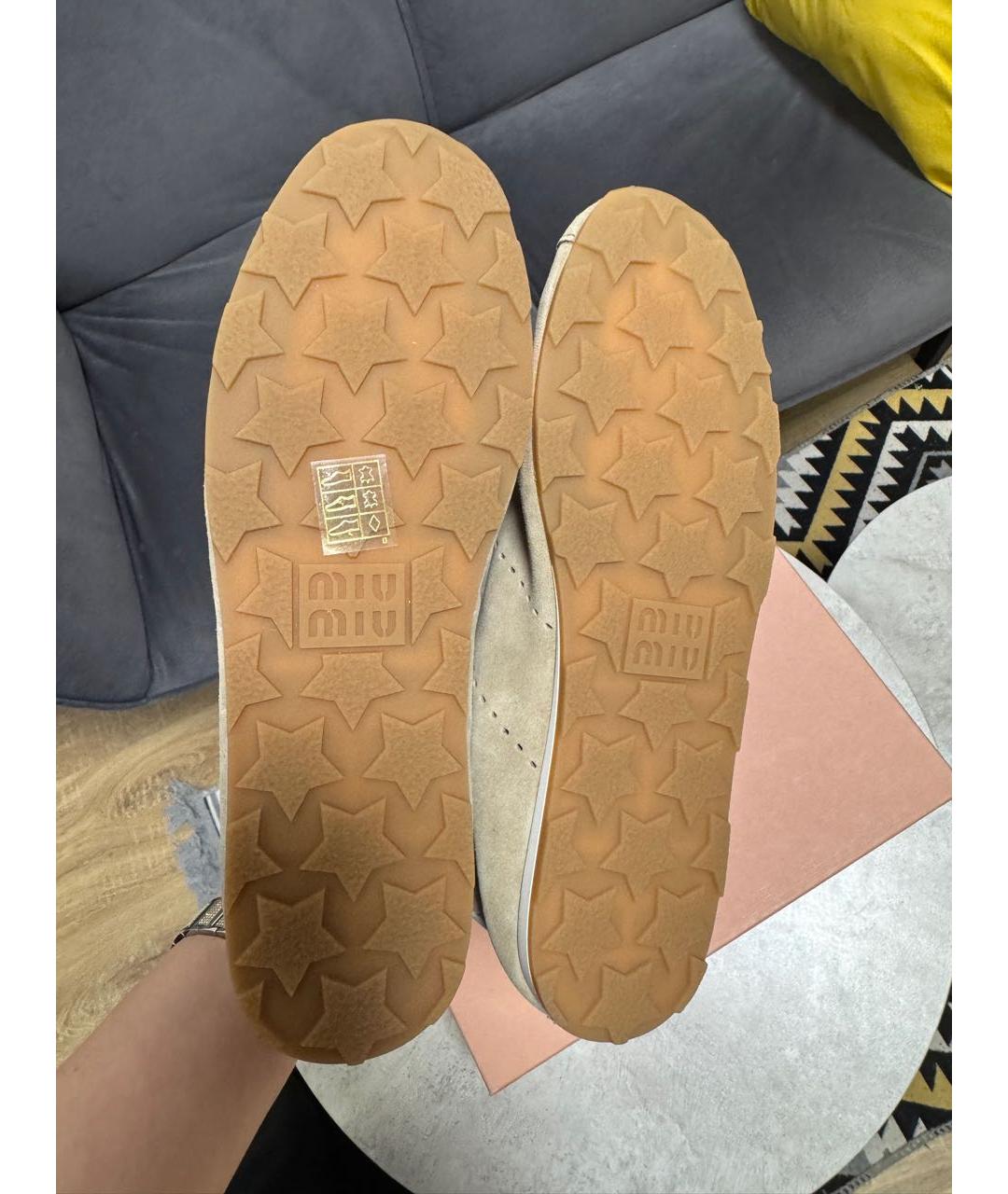 MIU MIU Бежевые замшевые кеды, фото 6
