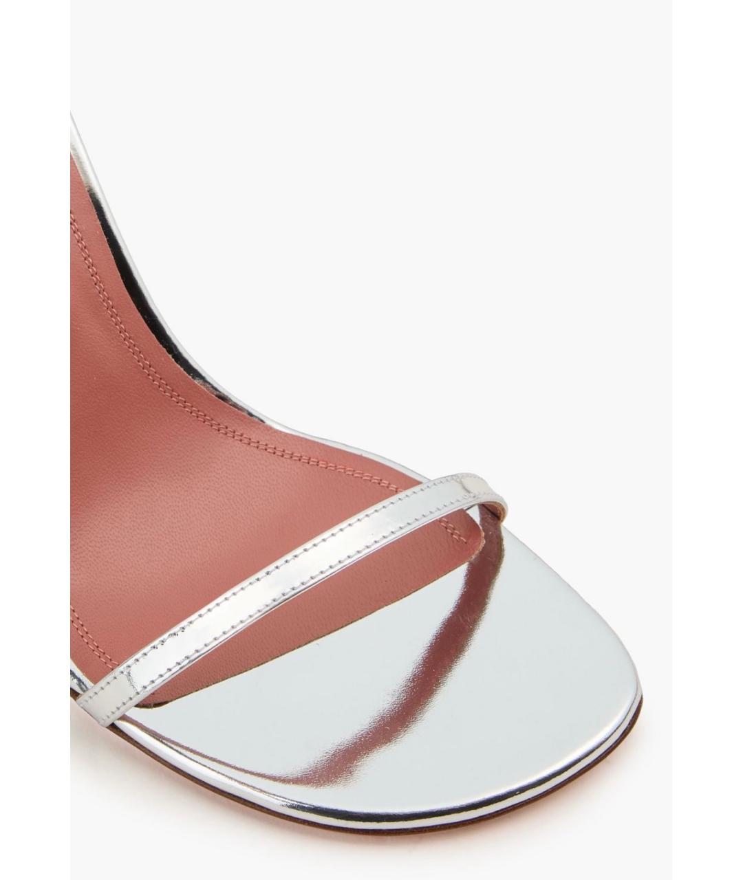 Amina Muaddi Серебряные кожаные босоножки, фото 4