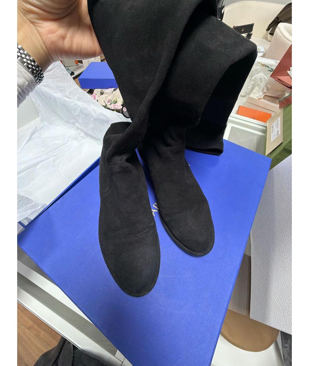 STUART WEITZMAN Черные замшевые ботфорты, фото 2