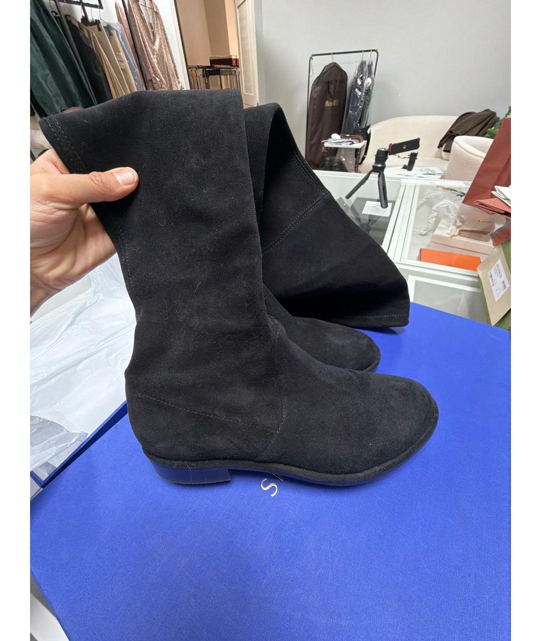 STUART WEITZMAN Черные замшевые ботфорты, фото 3