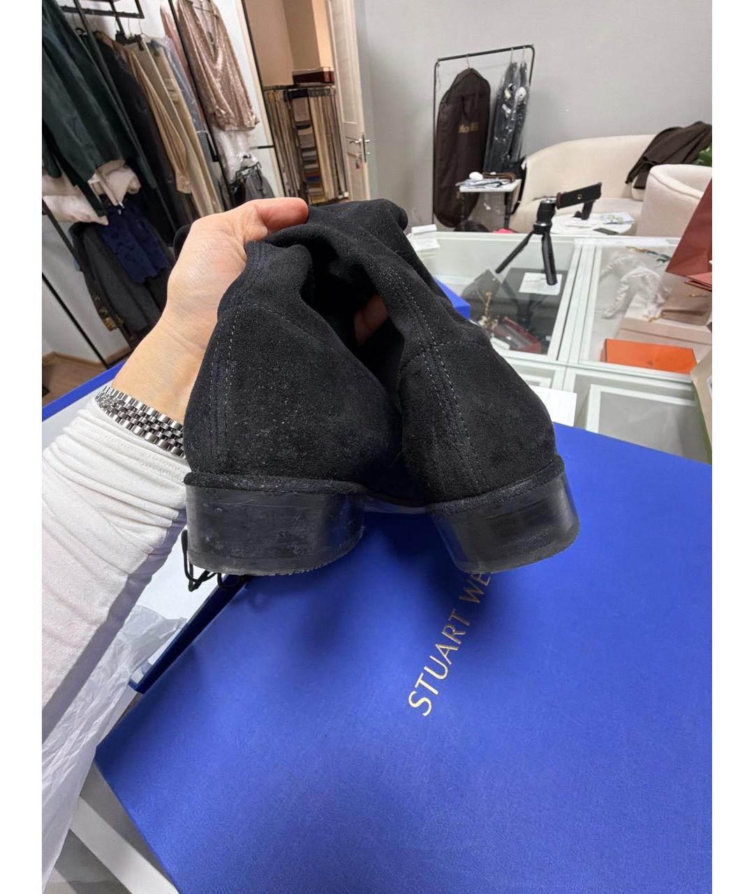 STUART WEITZMAN Черные замшевые ботфорты, фото 4