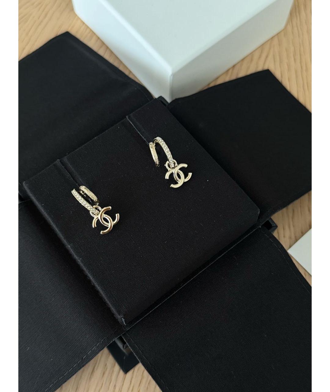 CHANEL Золотые металлические серьги, фото 2