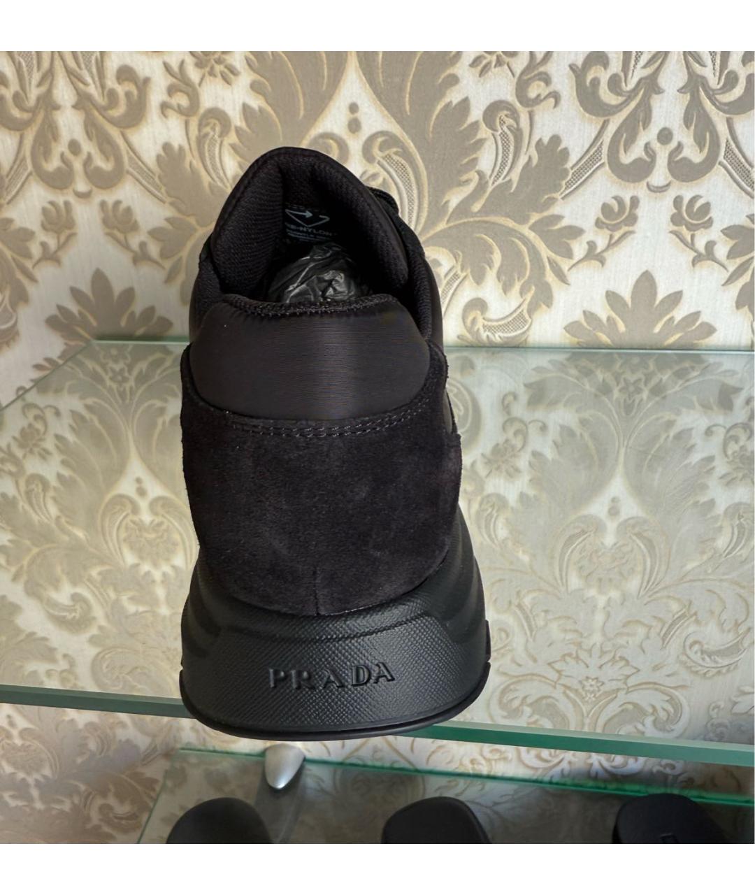 PRADA Черные замшевые низкие кроссовки / кеды, фото 2