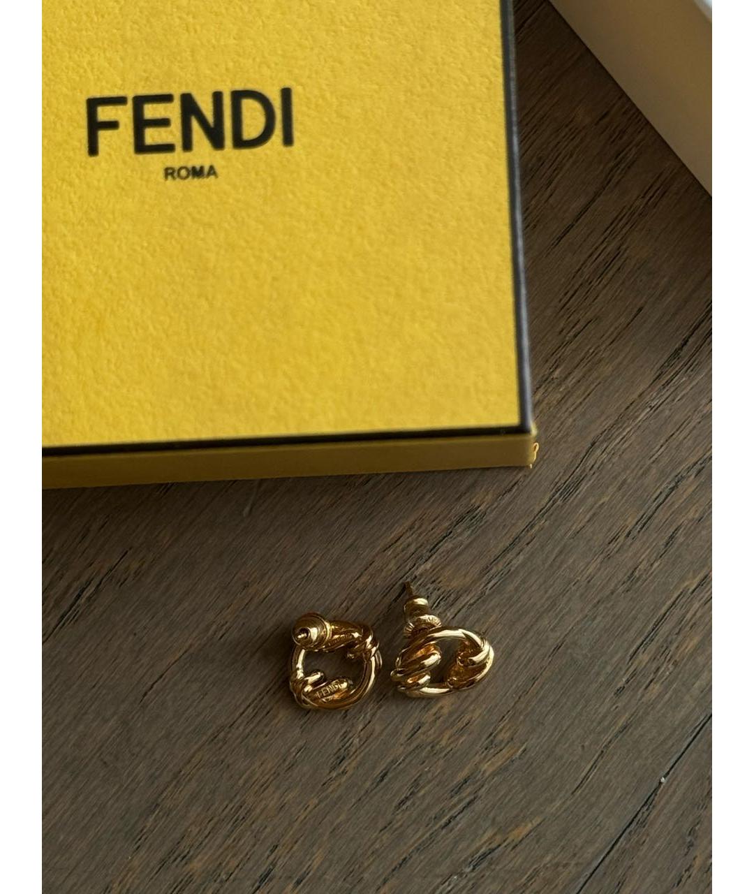 FENDI Золотые металлические серьги, фото 3