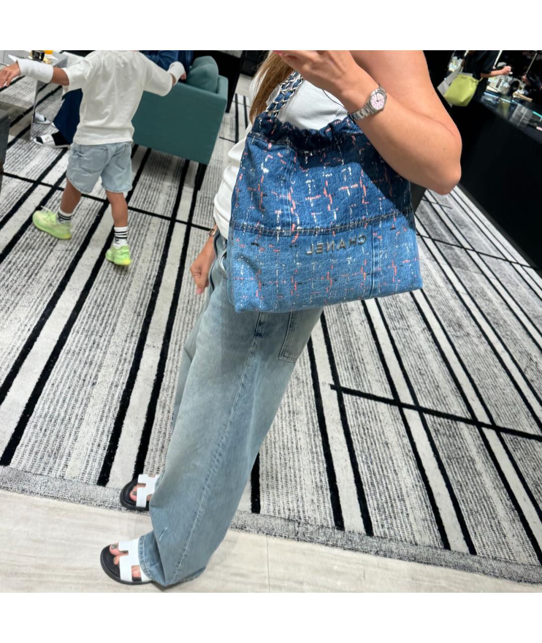 CHANEL Голубая деним сумка тоут, фото 2