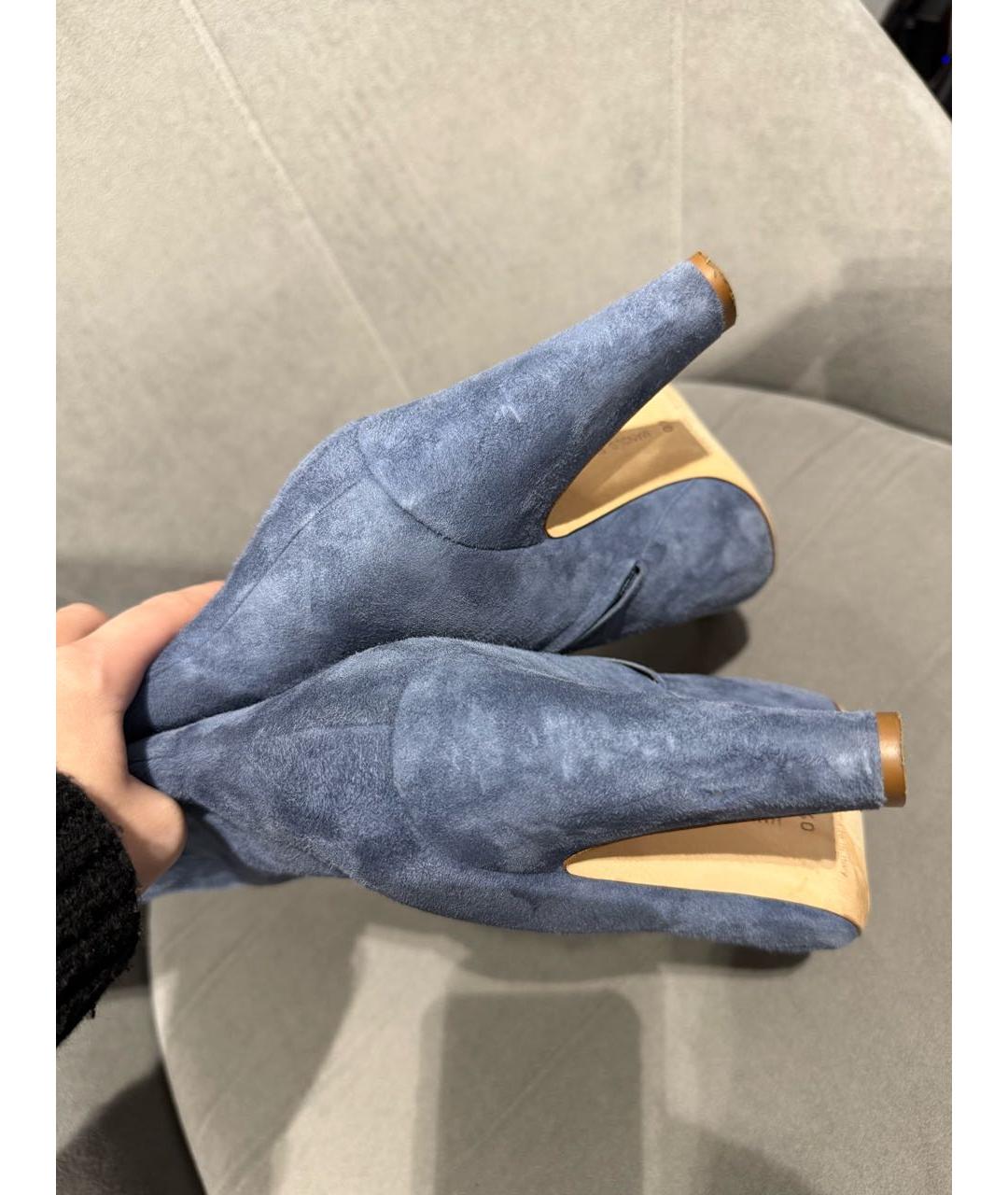 MANOLO BLAHNIK Голубые замшевые сапоги, фото 4