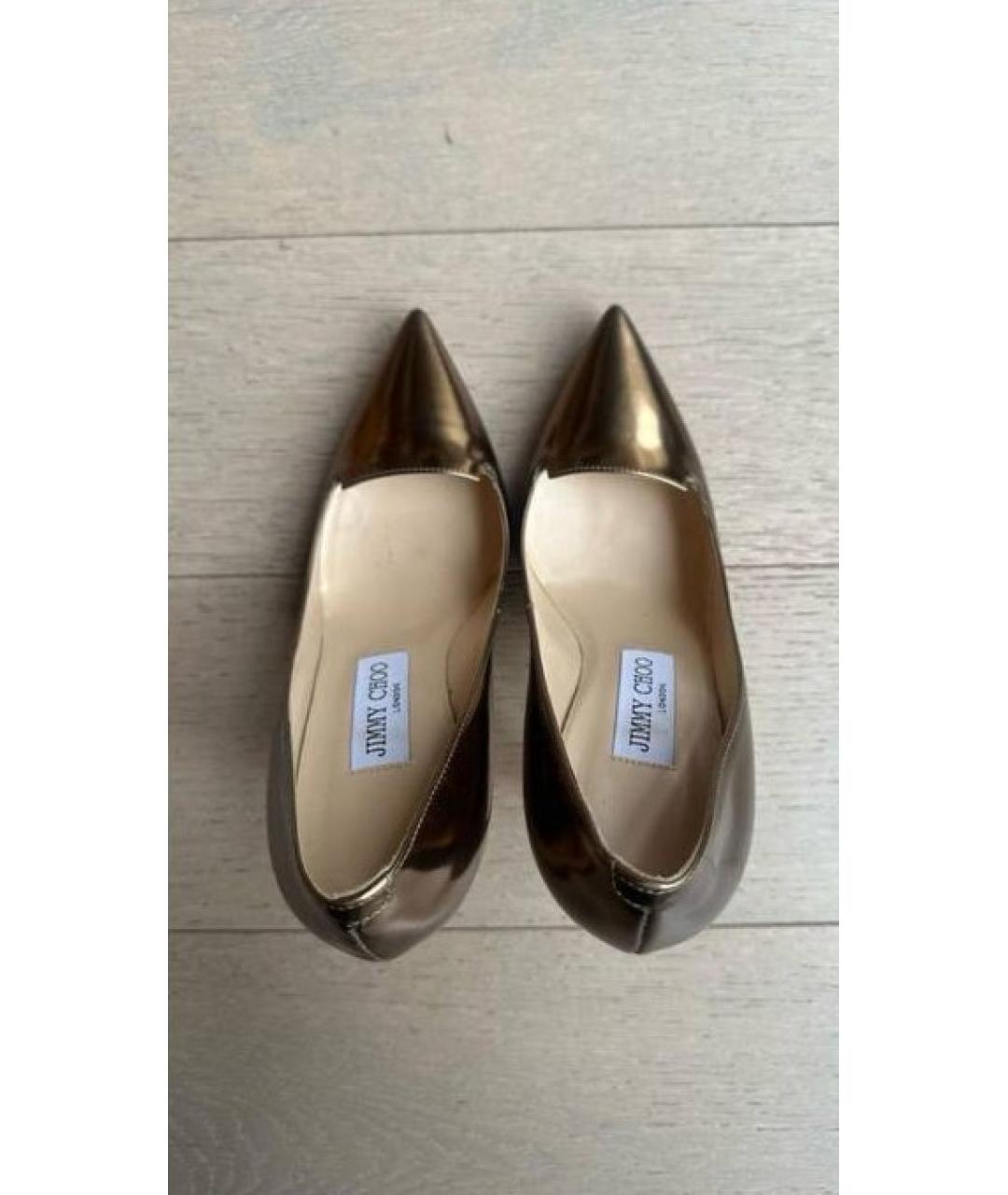 JIMMY CHOO Золотые туфли из лакированной кожи, фото 3