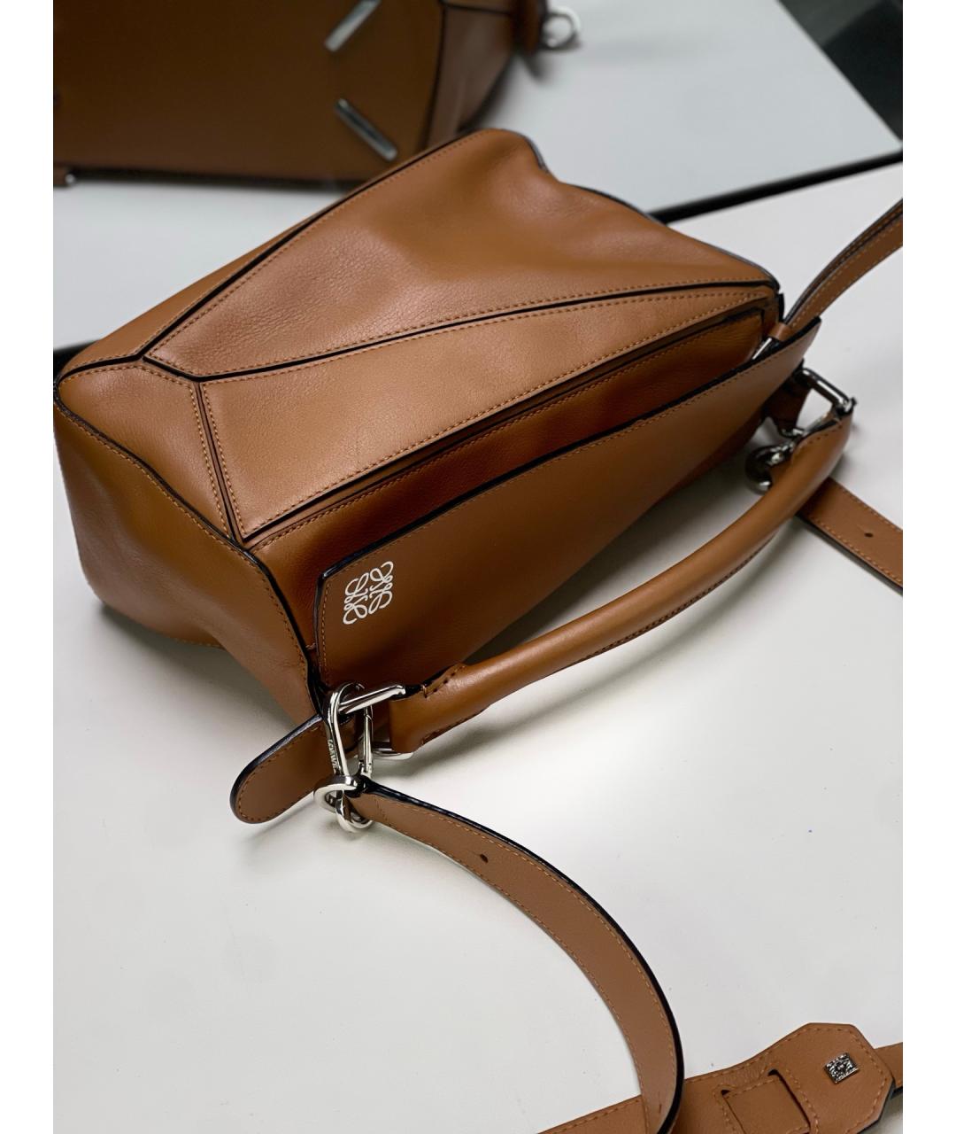 LOEWE Коричневая кожаная сумка с короткими ручками, фото 6