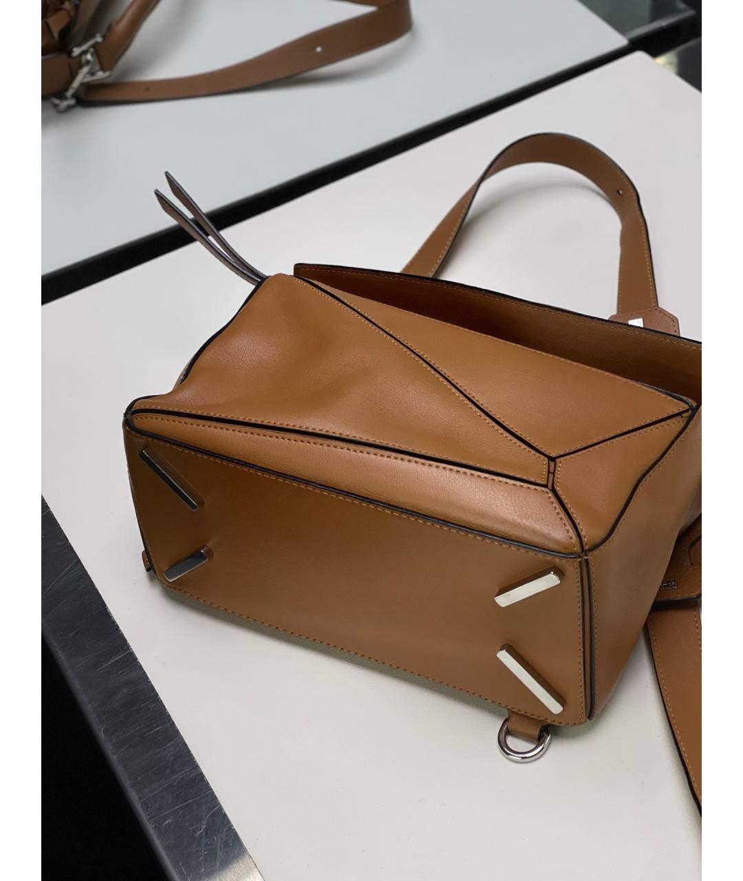 LOEWE Коричневая кожаная сумка с короткими ручками, фото 5