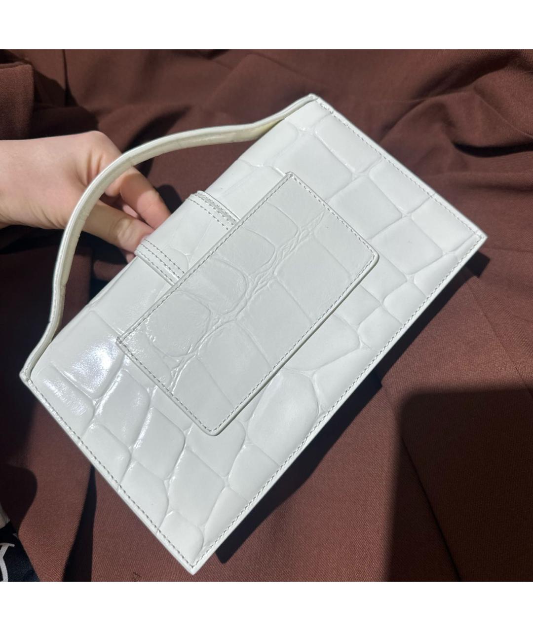 JACQUEMUS Белая сумка через плечо из лакированной кожи, фото 2