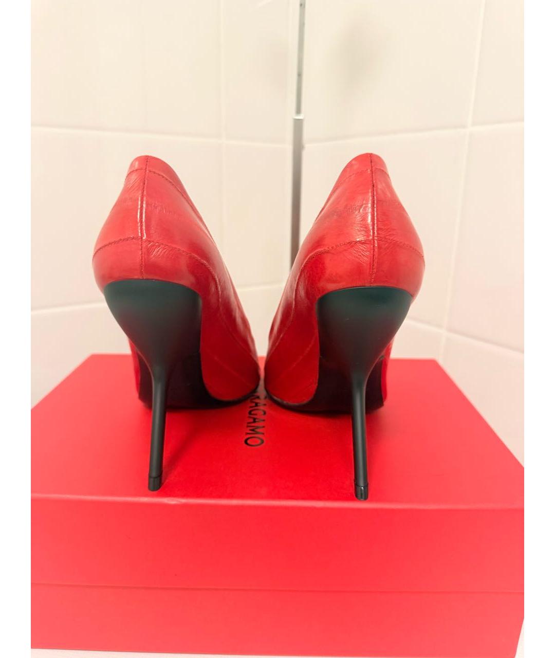 FERRAGAMO Красные туфли из экзотической кожи, фото 3