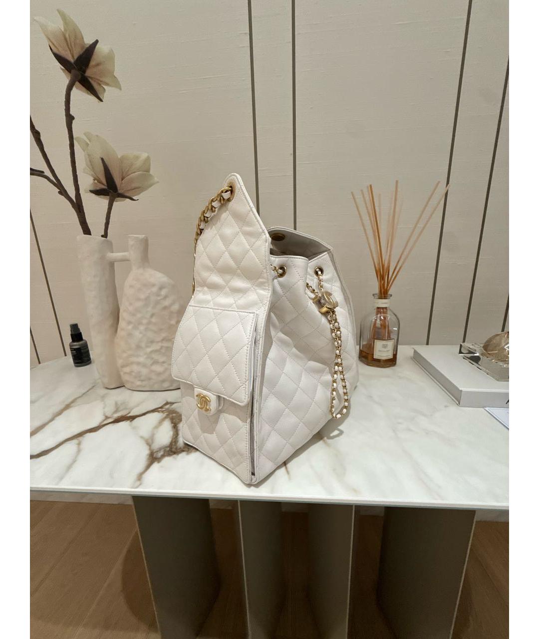 CHANEL Белая кожаная сумка через плечо, фото 2