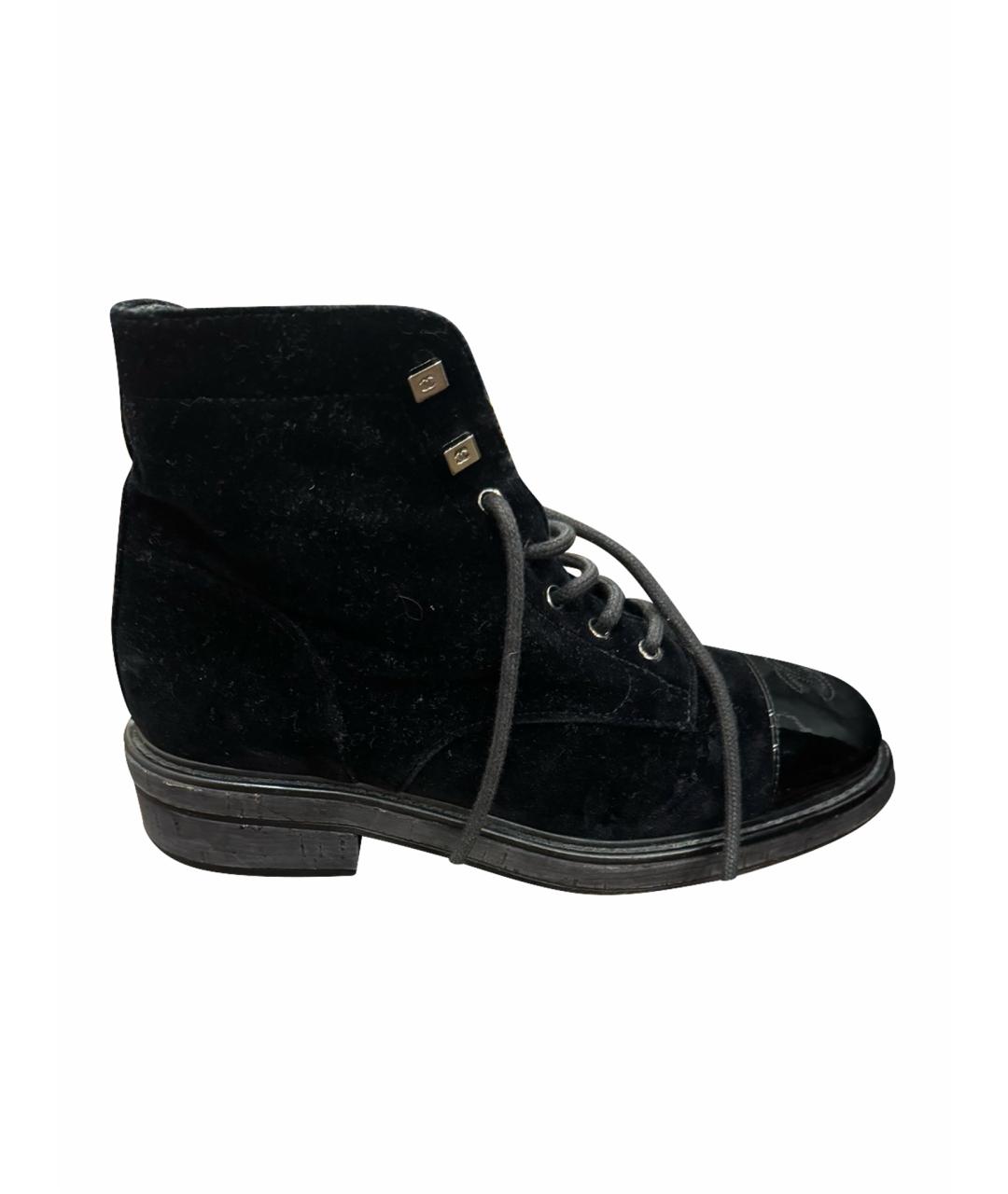 CHANEL Черные бархатные ботинки, фото 1