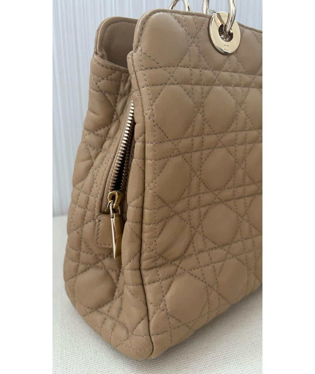 CHRISTIAN DIOR Бежевая кожаная сумка тоут, фото 5