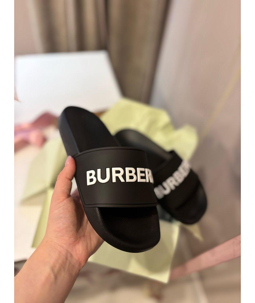 BURBERRY Черные резиновые шлепанцы, фото 4