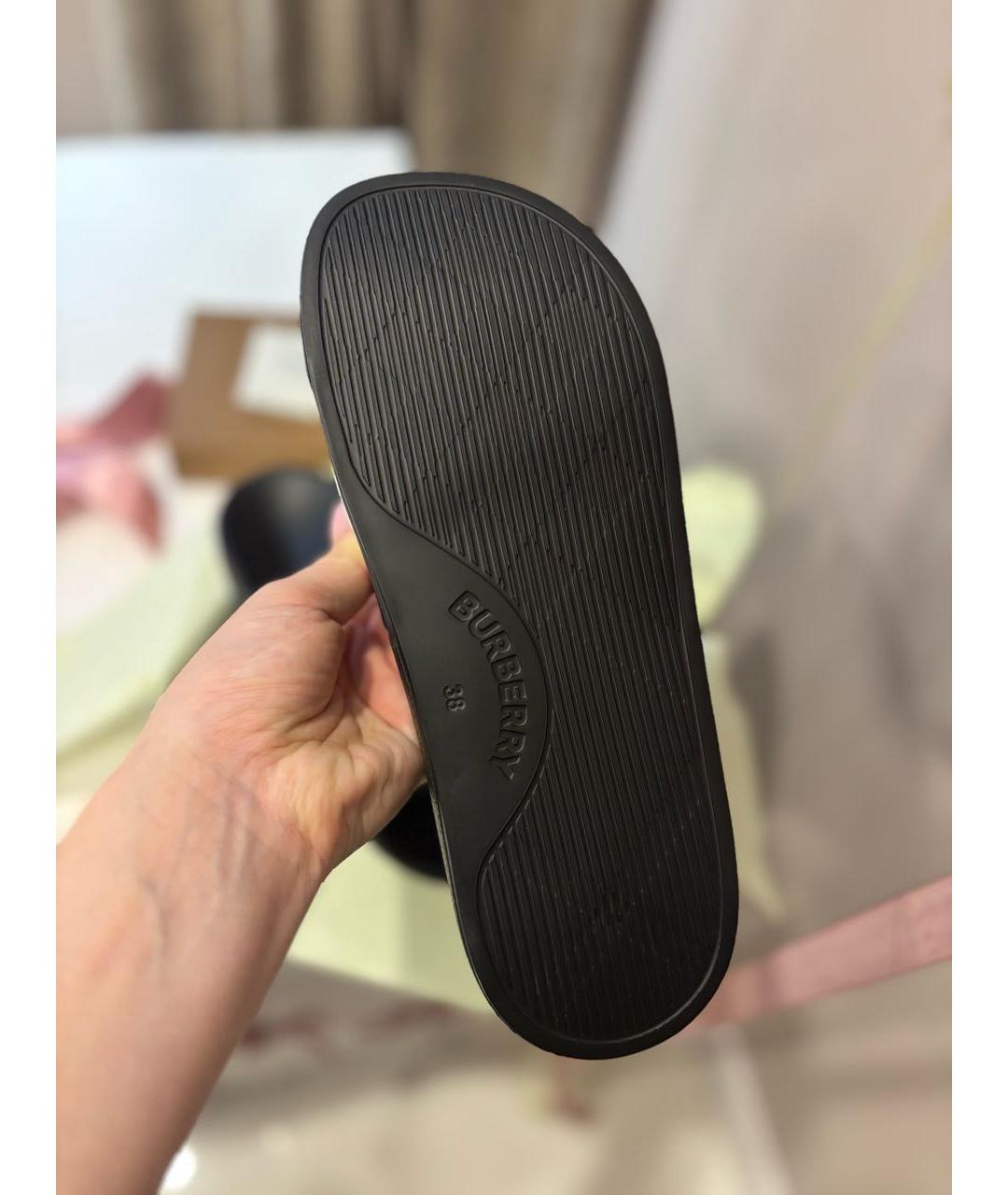 BURBERRY Черные резиновые шлепанцы, фото 5