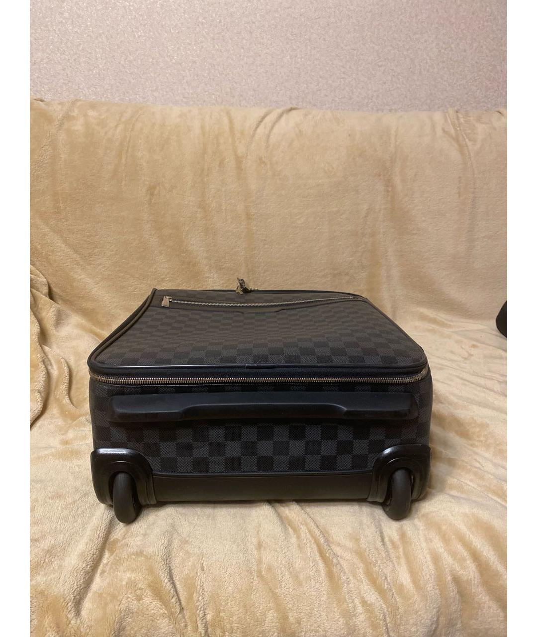 LOUIS VUITTON Антрацитовый кожаный чемодан, фото 3