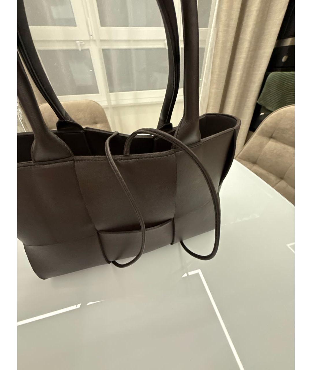 BOTTEGA VENETA Коричневая кожаная сумка с короткими ручками, фото 7