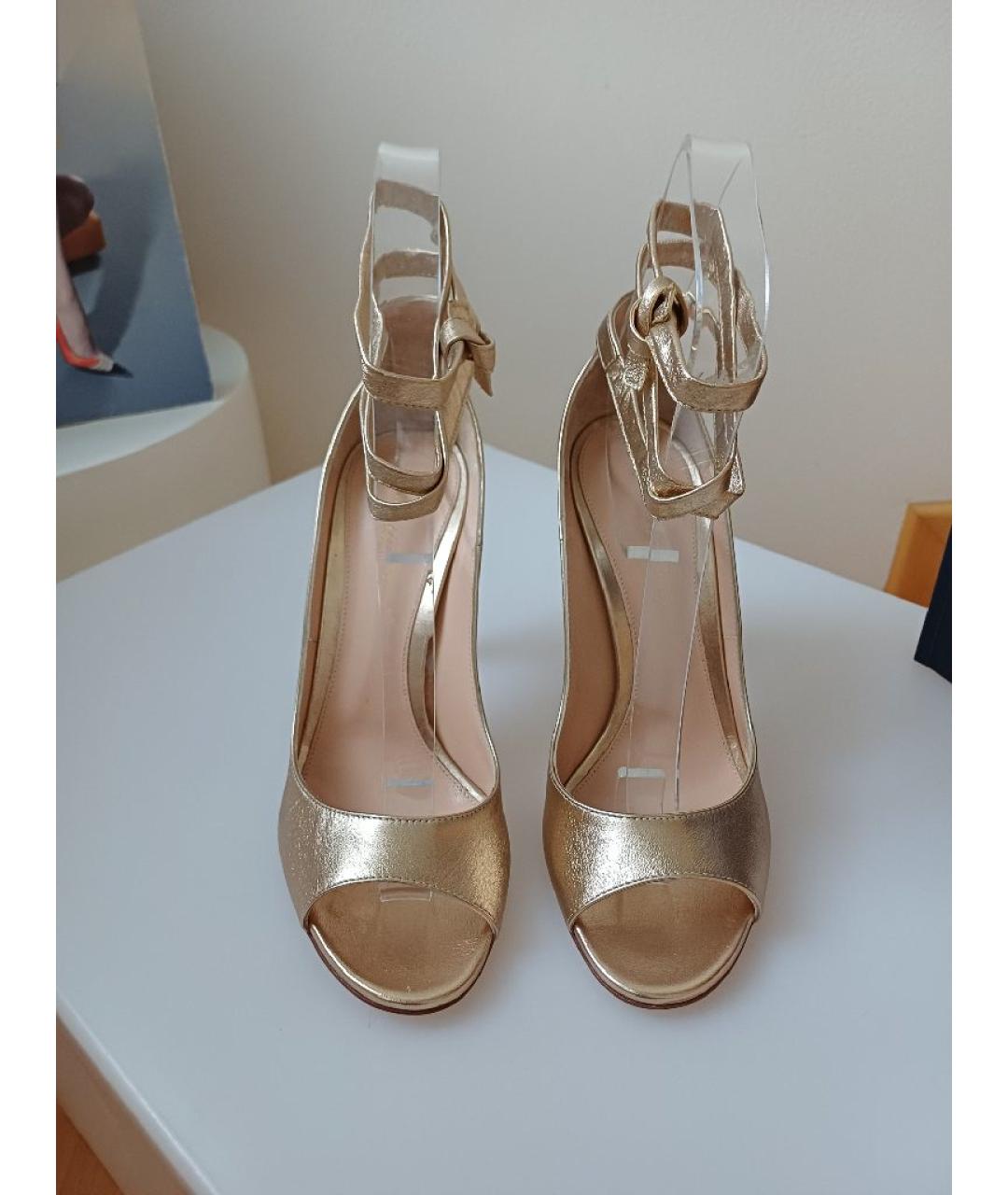 GIANVITO ROSSI Золотые кожаные босоножки, фото 5