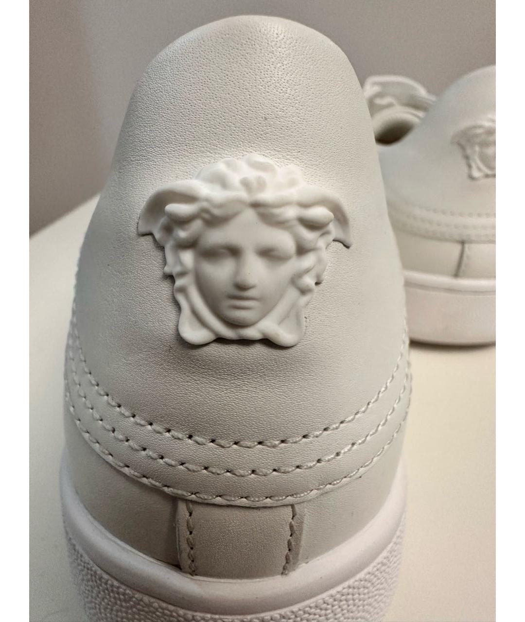 VERSACE Белые кожаные кроссовки, фото 4