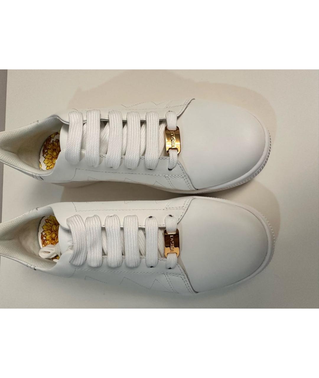 VERSACE Белые кожаные кроссовки, фото 2