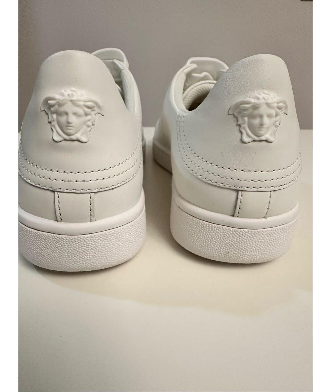 VERSACE Белые кожаные кроссовки, фото 3