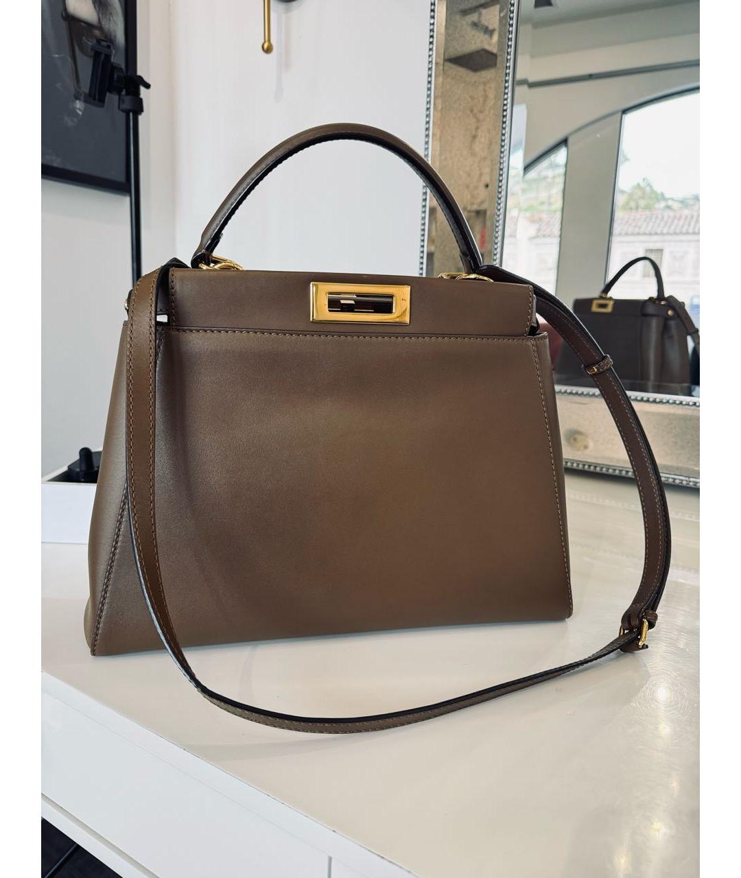 FENDI Коричневая кожаная сумка с короткими ручками, фото 9